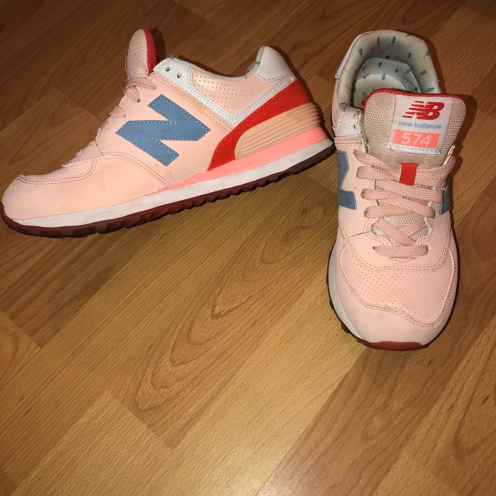 Women’s New Balance 574s